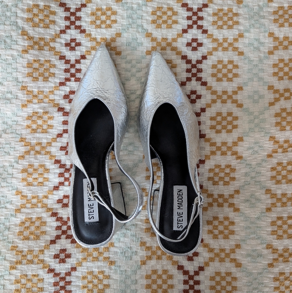 Steve Madden Metallic Silver Pointed Slingback Flats